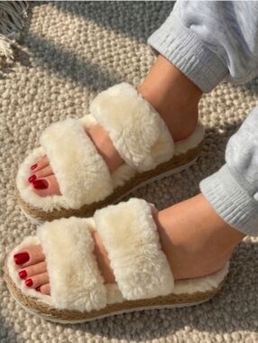 Steve Madden Katana Fuzzy Sandal Shoes Natural New In Box